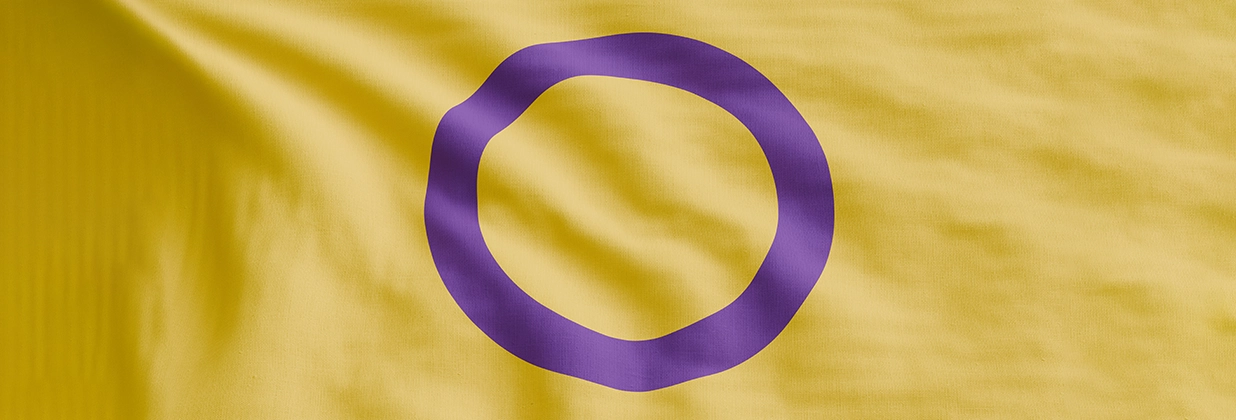 Обложка статьи «Природе всё равно, что написано в паспорте». История интерсекс-девушки Виктории